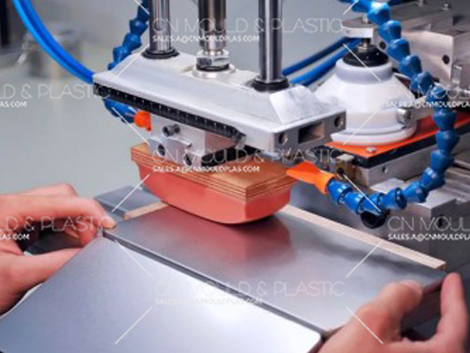Introduksjon til behandlingsprosessen for overflatebehandling av materialer: Plasttrykk